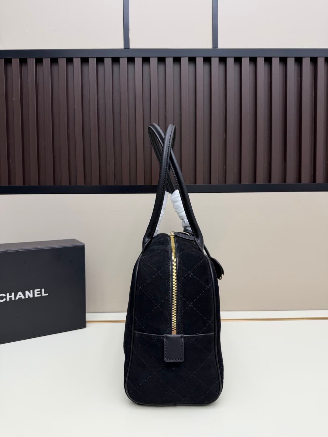 C672 .𝐂𝐡𝐚𝐧𝐞𝐥 𝟐𝟔𝐬𝐬 New Model Bowling Bag — image 2