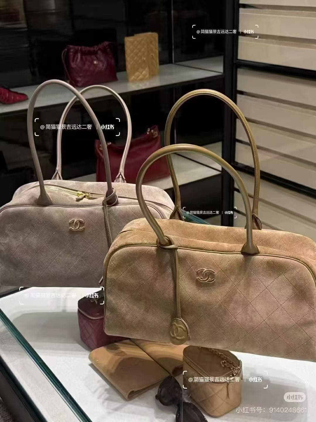 C671 .𝐂𝐡𝐚𝐧𝐞𝐥 𝟐𝟔𝐬𝐬 New Model Bowling Bag — image 2