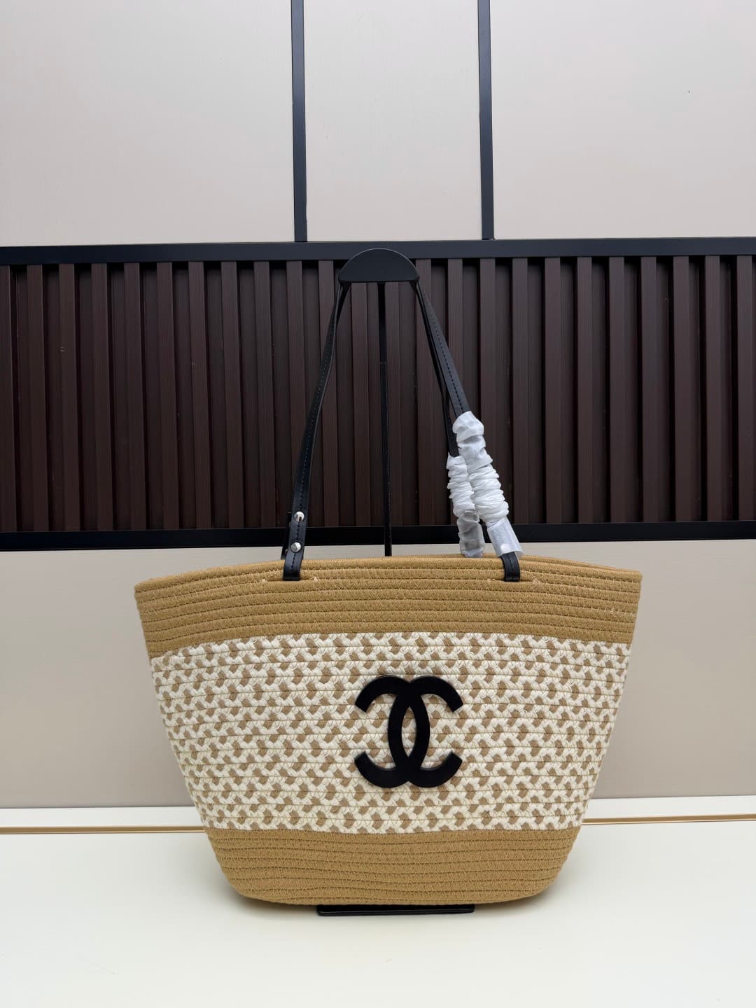 C675 New model 💰 Chanel straw tote bag – it combines the tenderness and elegance of summer. — image 4