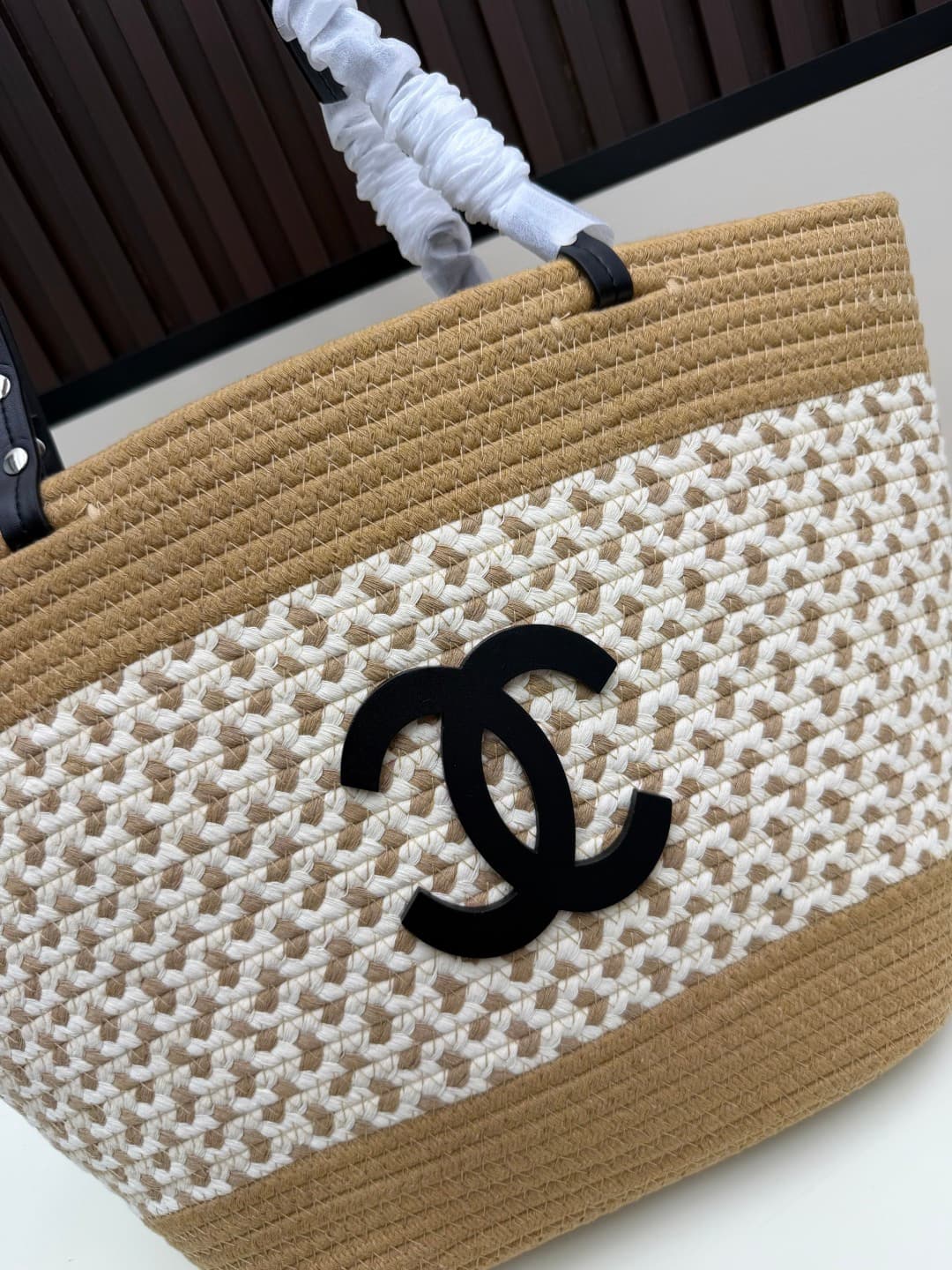 C676 New model 💰 Chanel straw tote bag – it combines the tenderness and elegance of summer. — image 4