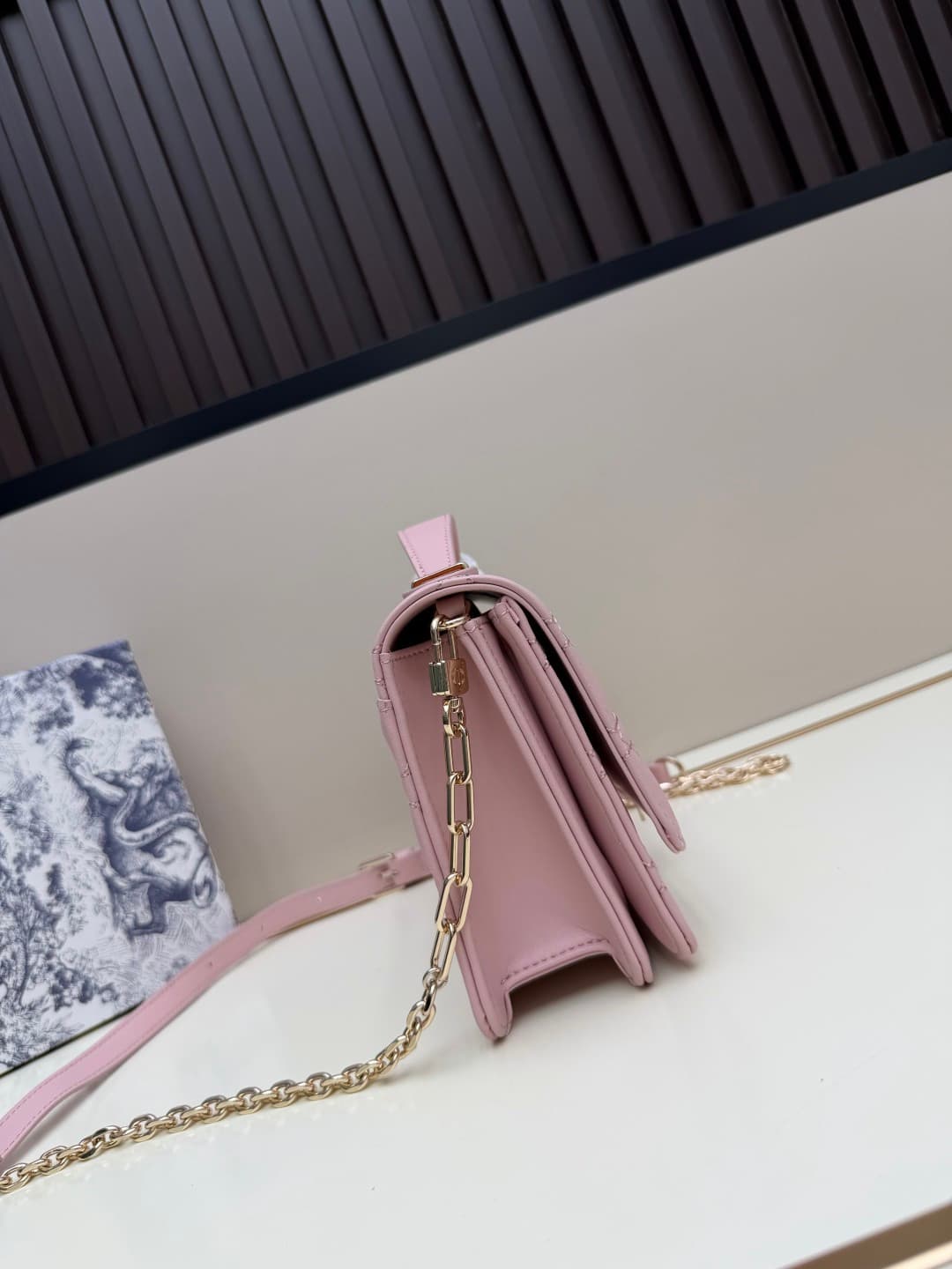 C1871 New large-sized💰 with box leather, summer style🆕 French romance | Dior Lady handbag🌹|||Isn’t everyone aware of the Dior Lady? — image 2