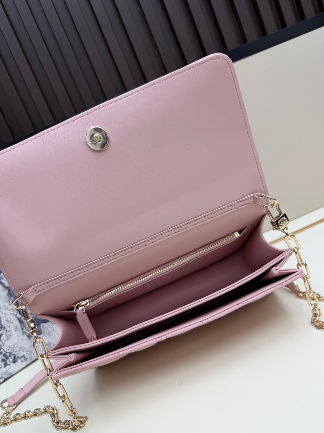 C1871 New large-sized💰 with box leather, summer style🆕 French romance | Dior Lady handbag🌹|||Isn’t everyone aware of the Dior Lady? — image 7
