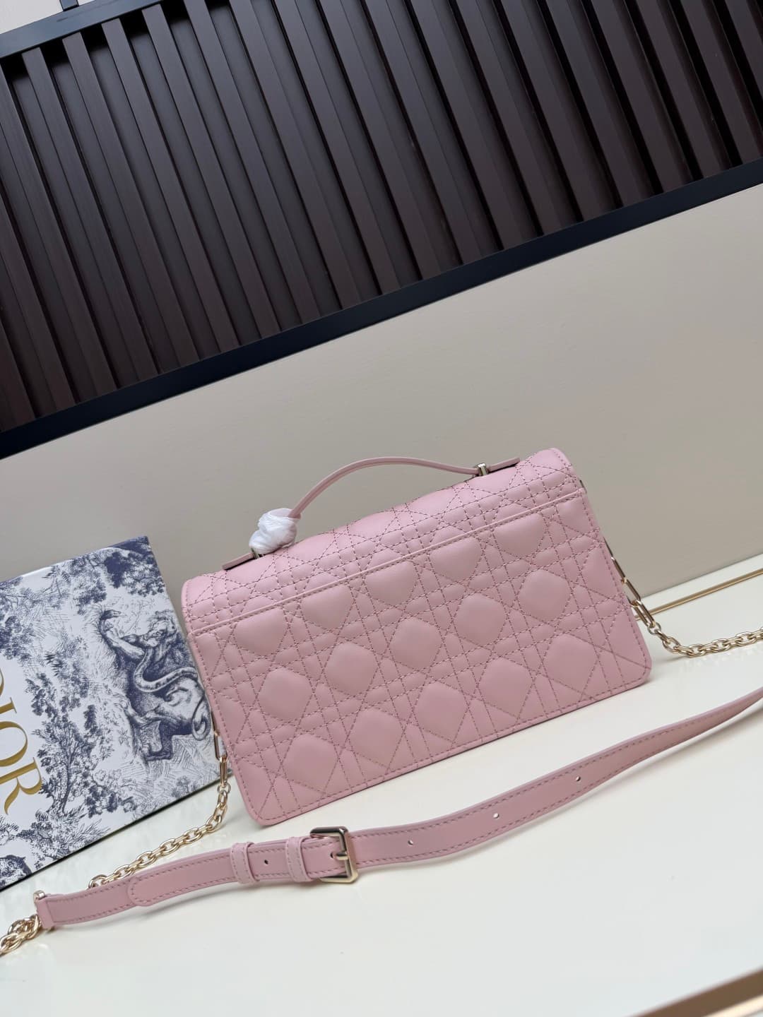 C1871 New large-sized💰 with box leather, summer style🆕 French romance | Dior Lady handbag🌹|||Isn’t everyone aware of the Dior Lady? — image 3