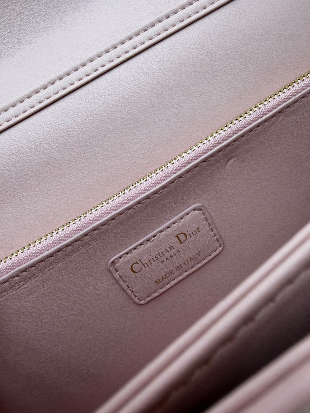 C1871 New large-sized💰 with box leather, summer style🆕 French romance | Dior Lady handbag🌹|||Isn’t everyone aware of the Dior Lady? — image 8