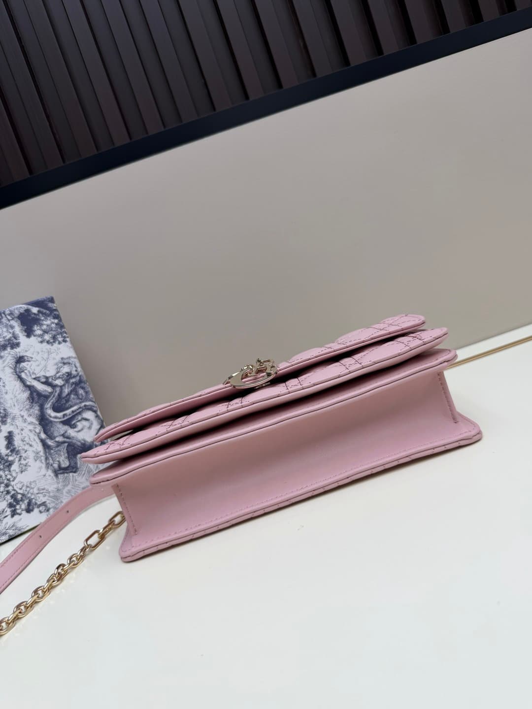 C1871 New large-sized💰 with box leather, summer style🆕 French romance | Dior Lady handbag🌹|||Isn’t everyone aware of the Dior Lady? — image 5