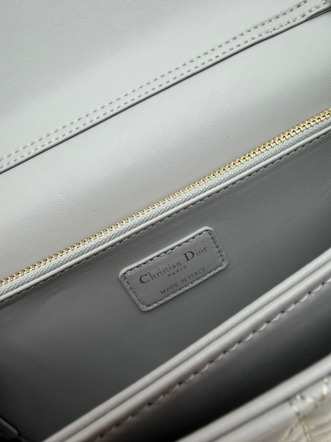 C1869 New large-sized💰 with leather box, summer style🆕 French romance | Dior Lady handbag🌹||| Doesn’t anyone know about the Dior Lady? — image 8