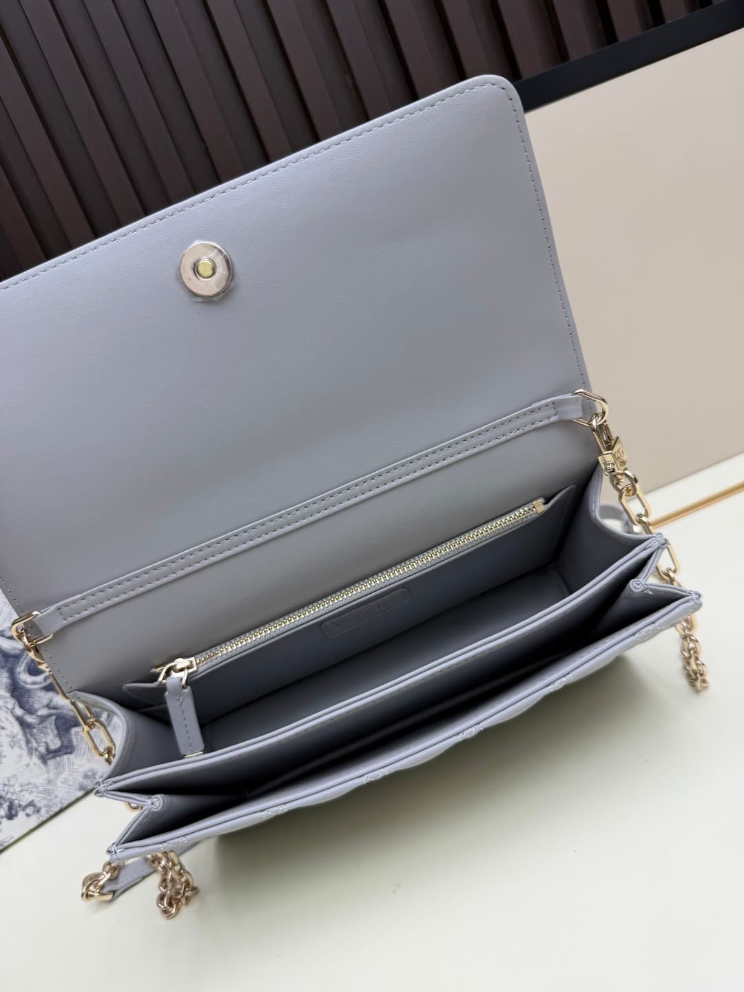 C1869 New large-sized💰 with leather box, summer style🆕 French romance | Dior Lady handbag🌹||| Doesn’t anyone know about the Dior Lady? — image 7