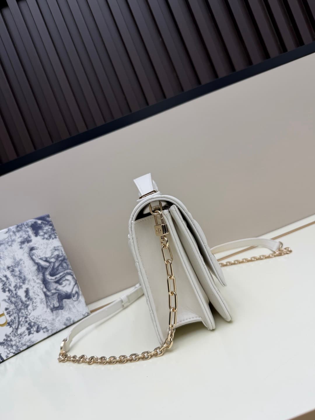 C1868 New large-sized💰 with leather box – French-style romance in summer🆕 | Dior Lady handbag🌹||| Doesn’t anyone know about the Dior Lady? — image 2