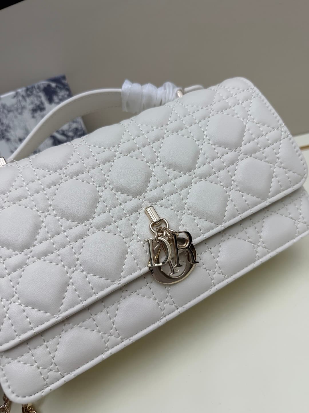 C1868 New large-sized💰 with leather box – French-style romance in summer🆕 | Dior Lady handbag🌹||| Doesn’t anyone know about the Dior Lady? — image 4