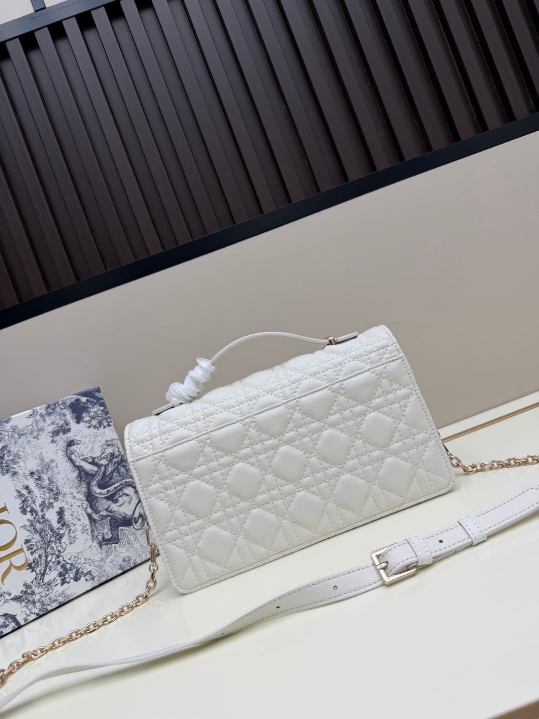 C1868 New large-sized💰 with leather box – French-style romance in summer🆕 | Dior Lady handbag🌹||| Doesn’t anyone know about the Dior Lady? — image 3