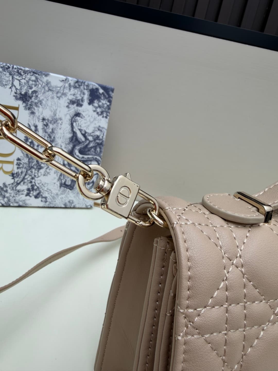 C1867 New large-sized💰 with leather box – French romance in summer🆕 | Dior Lady handbag🌹||| Doesn’t anyone know about the Dior Lady? — image 6