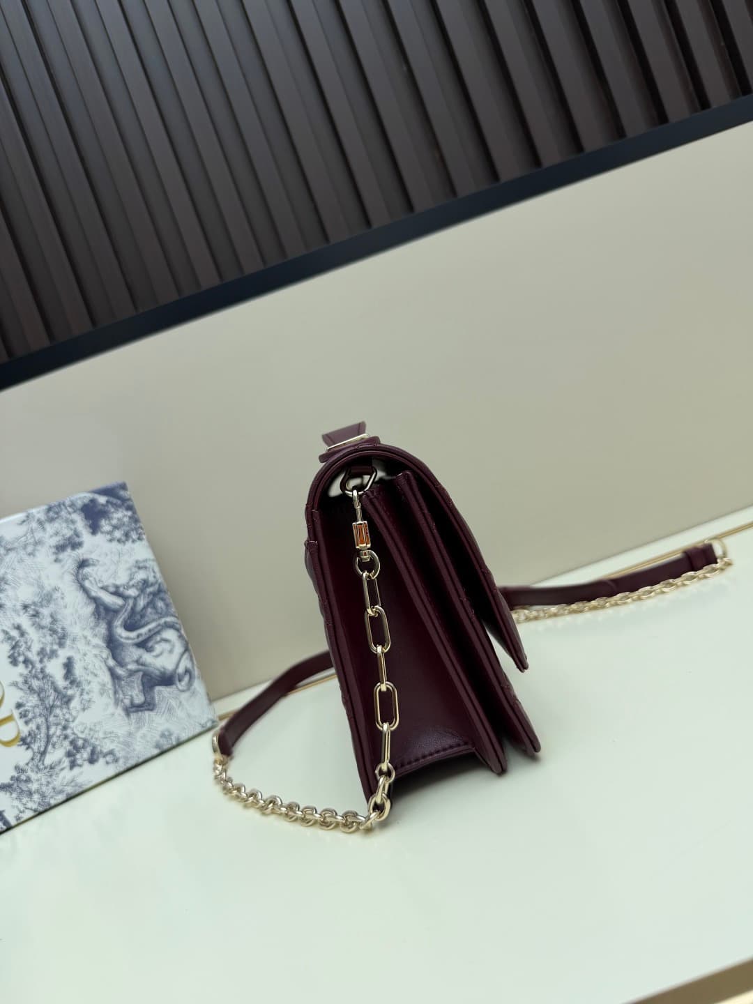 C1866 New large-sized💰 with box leather, summer style🆕 French romance | Dior Lady handbag🌹|||Isn’t everyone aware of the Dior Lady? — image 2