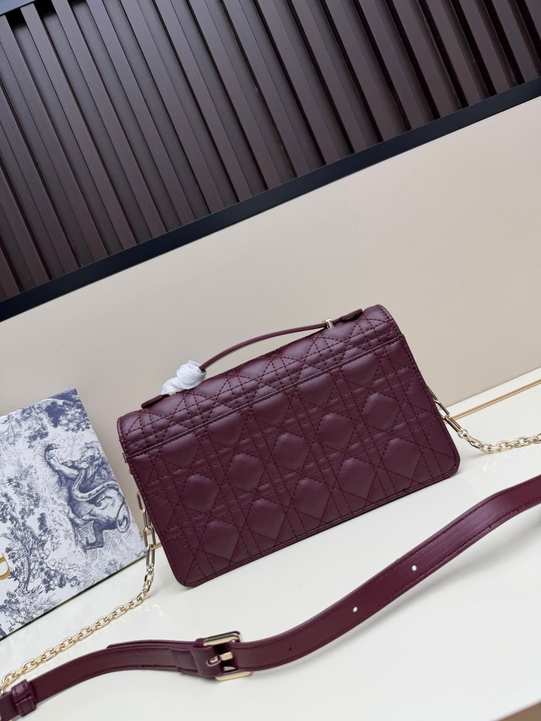 C1866 New large-sized💰 with box leather, summer style🆕 French romance | Dior Lady handbag🌹|||Isn’t everyone aware of the Dior Lady? — image 3