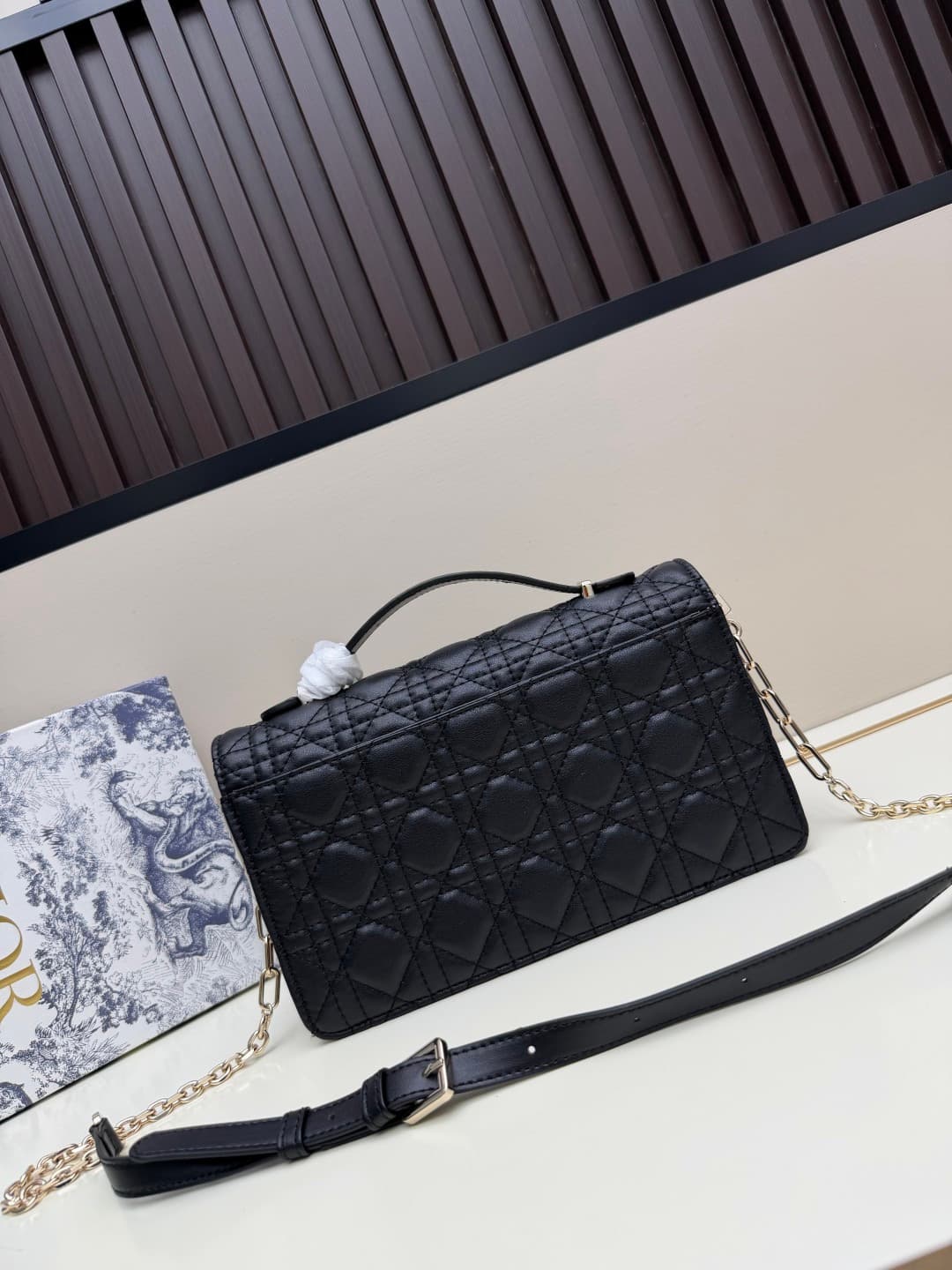 C1865 New large-sized💰 with boxed羊 leather summer🆕 French romance | Dior Lady handbag🌹||| Doesn’t anyone know about Dior Lady? — image 3