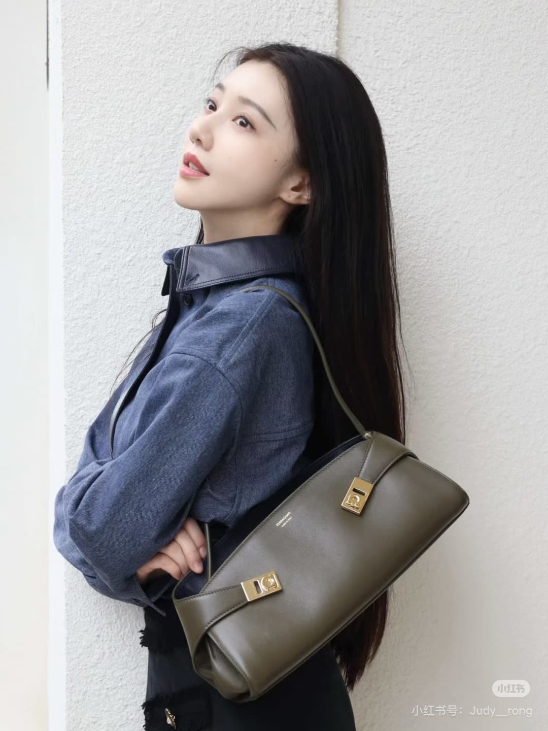 C36161 New Ferragamo model | 26SS – New horizontal-style Hug shoulder bag | An elegant accessory that carries grace on the shoulders 👜 — image 4