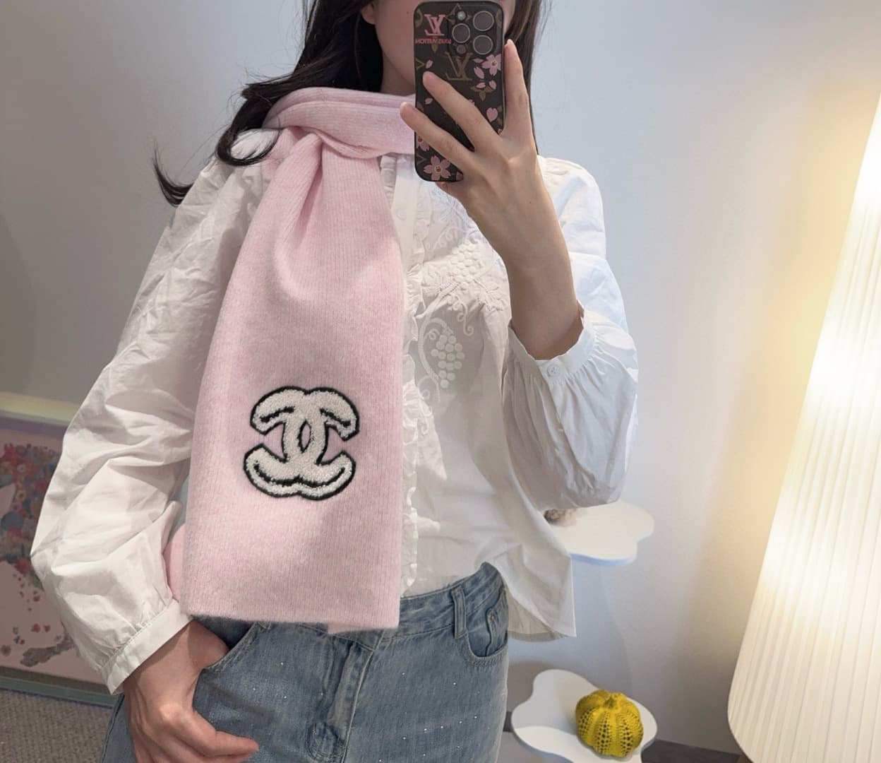 C30650 👑👑Chanel25 – New autumn/winter knitted scarves made of cashmere. It’s absolutely beautiful! [流泪] A top-quality product for special occasions. The new models are available; they’re made from imported pure cashmere yarn. They look stunning, and they  — image 1