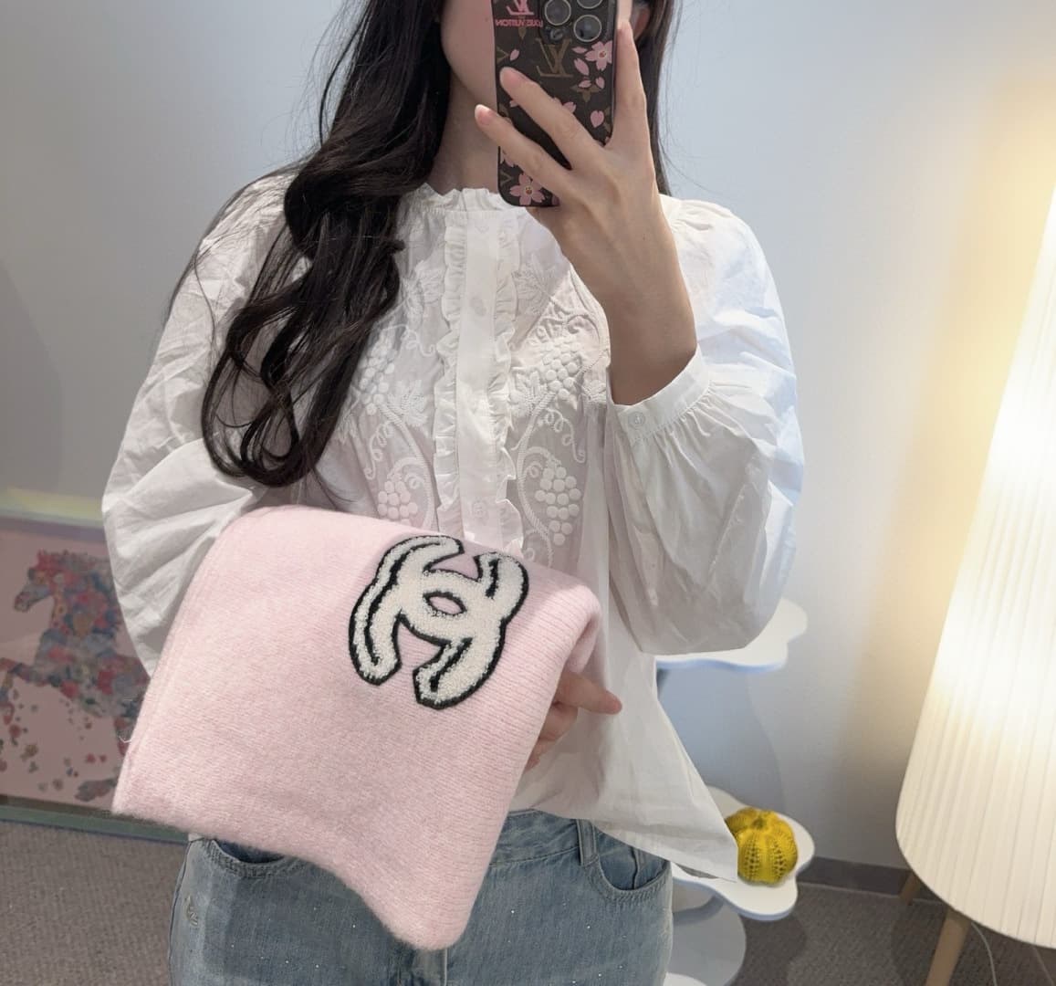 C30650 👑👑Chanel25 – New autumn/winter knitted scarves made of cashmere. It’s absolutely beautiful! [流泪] A top-quality product for special occasions. The new models are available; they’re made from imported pure cashmere yarn. They look stunning, and they  — image 2