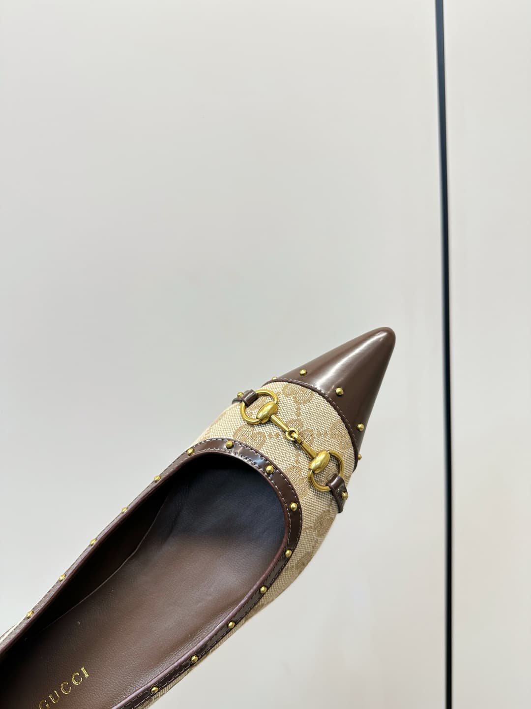 D6893 Gucci 26ss Gucci buckle rivet pointed classic monogram flat shoe — image 7