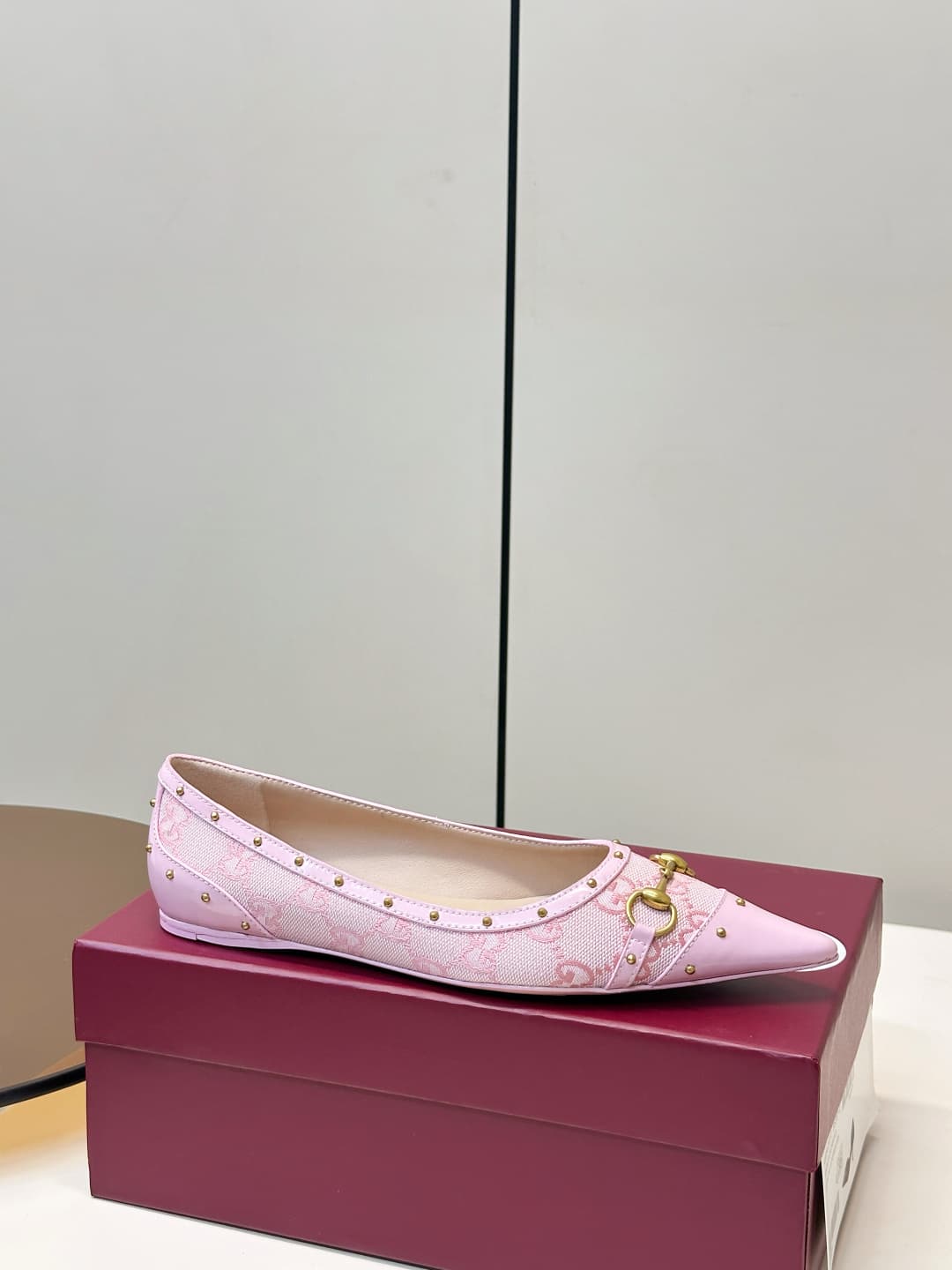 D6891 Gucci 26ss Gucci buckle rivet pointed classic monogram flat shoe — image 2