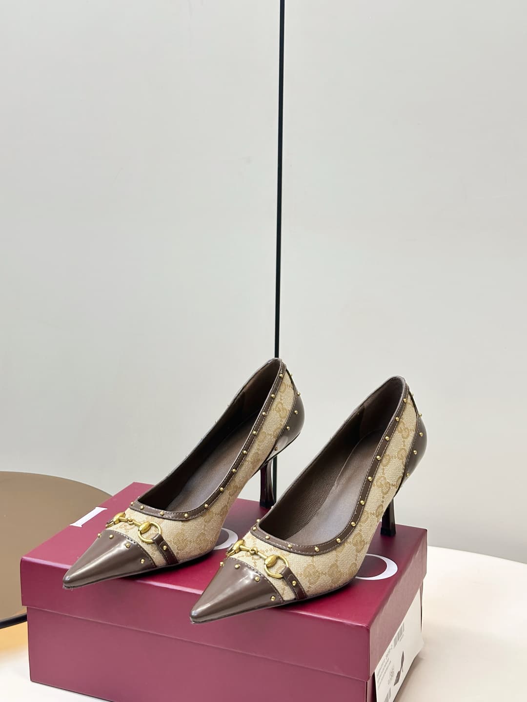 D6897 Gucci 26ss Gucci buckle rivet pointed classic lace high heels P — image 3