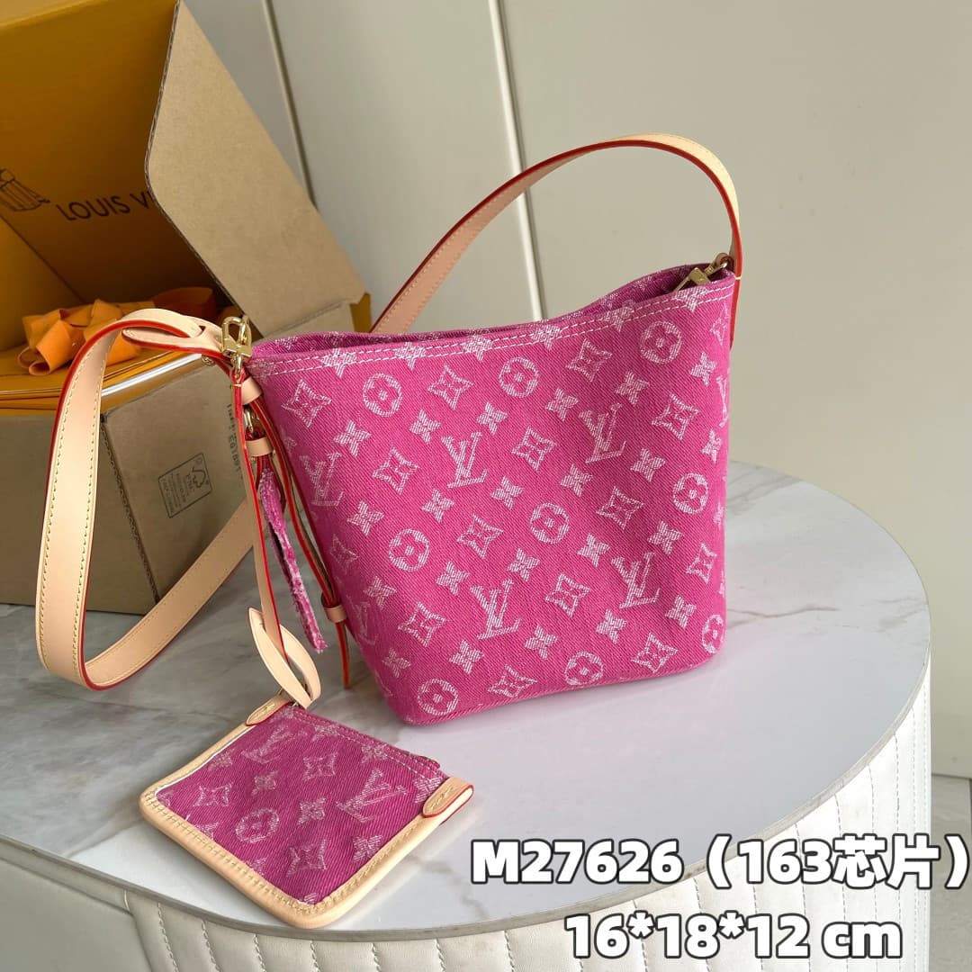 C5017 [163C01 Chip Version] Internal price P. Model number: M27626. An enhanced version of the original model💪【Exclusive real-life background image】The bucket bag is made from denim fabric, presenting a fresh look—adding a modern and casual touch to the D — image 1