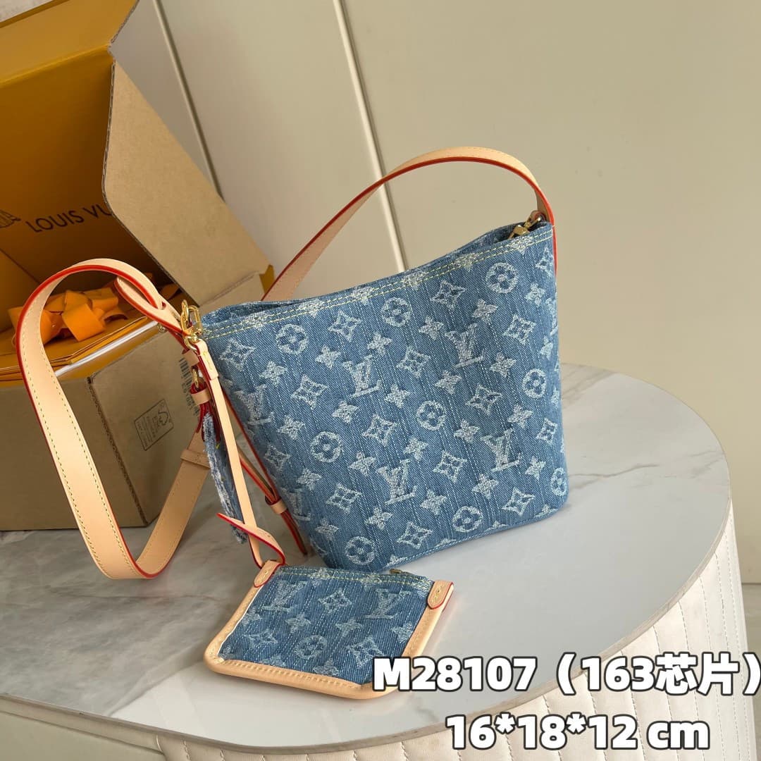 C5016 [163C01 Chip Version] Internal price P. Model number: M28107. Enhanced version of the original model💪【Exclusive real photo background image】The bucket bag is made from denim fabric, presenting a fresh look—adding a modern and casual touch to the Den — image 1