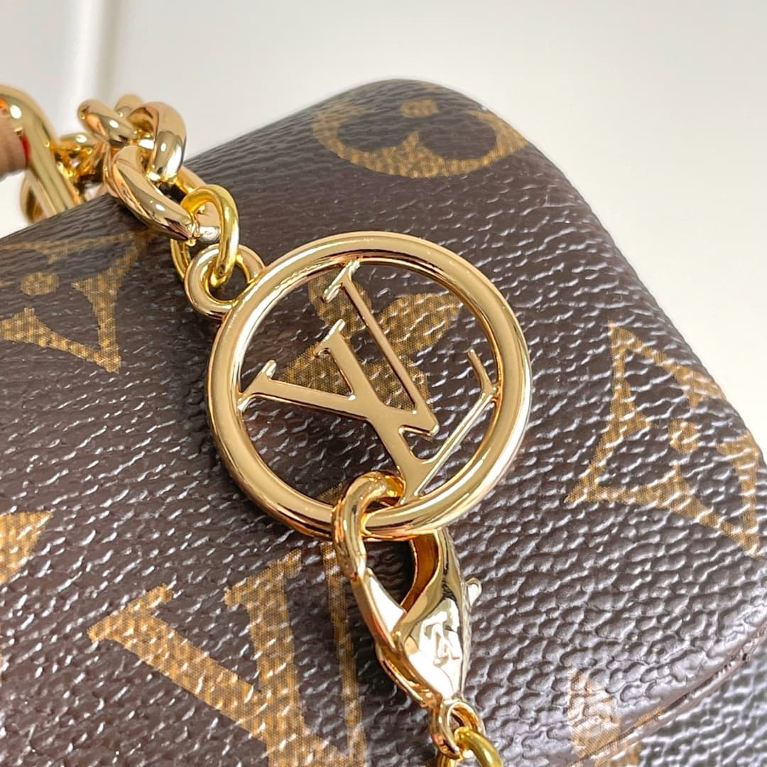 C5253 [163C01 Chip Version] Internal price P. Model number: M28426. Enhanced version of the original model💪【Exclusive real photo background image】This Nano Madeleine handbag features a Monogram pattern on the canvas, reflecting the signature style of Loui — image 5