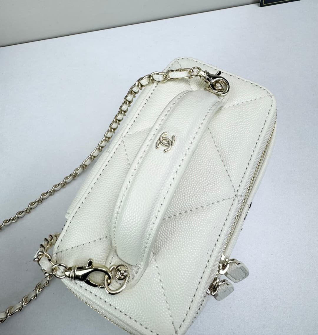 C826 🌸 Chanel Coco Box Bag — image 5