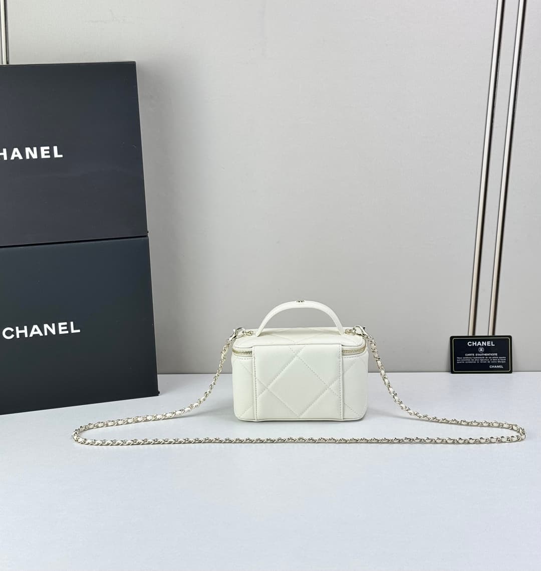 C826 🌸 Chanel Coco Box Bag — image 2