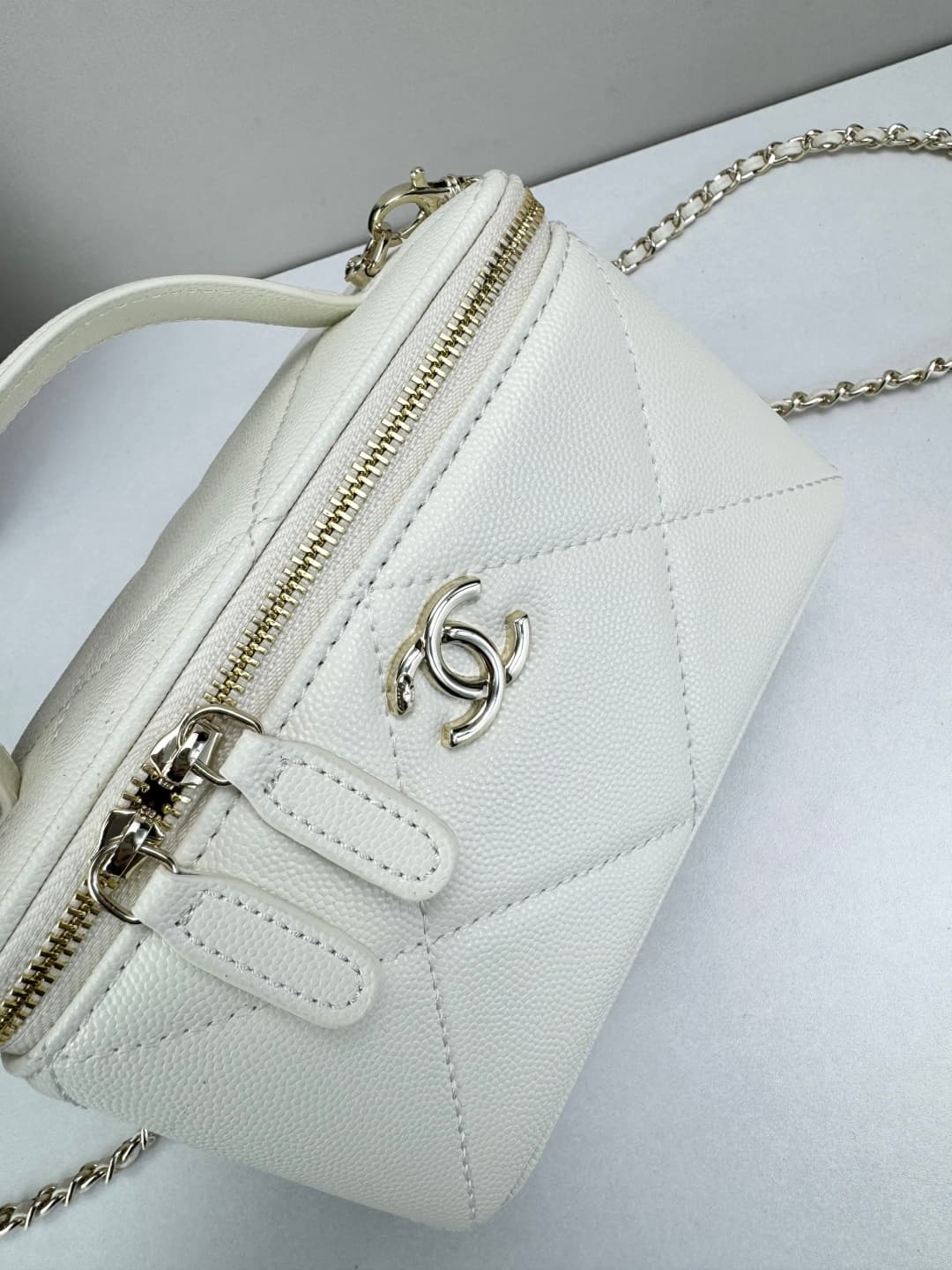 C826 🌸 Chanel Coco Box Bag — image 4