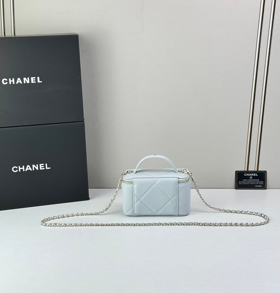 C825 🌸 Chanel Coco Box Bag — image 2