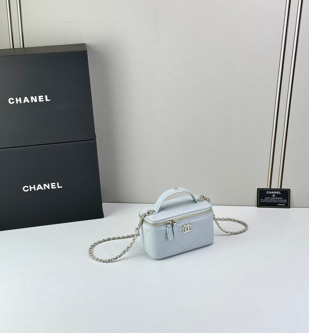 C825 🌸 Chanel Coco Box Bag — image 3
