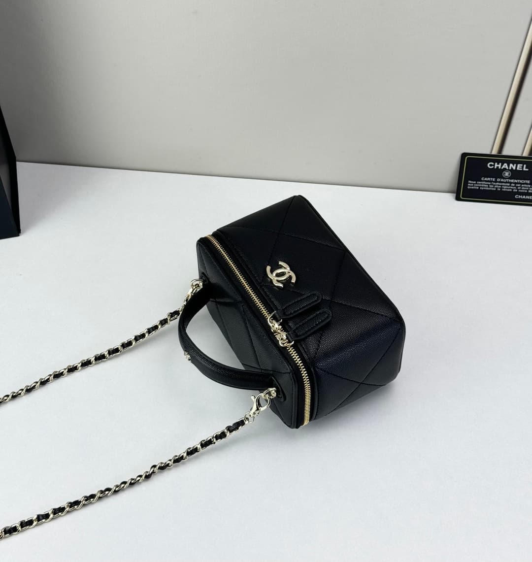 C822 🌸 Chanel Coco Box Bag — image 8