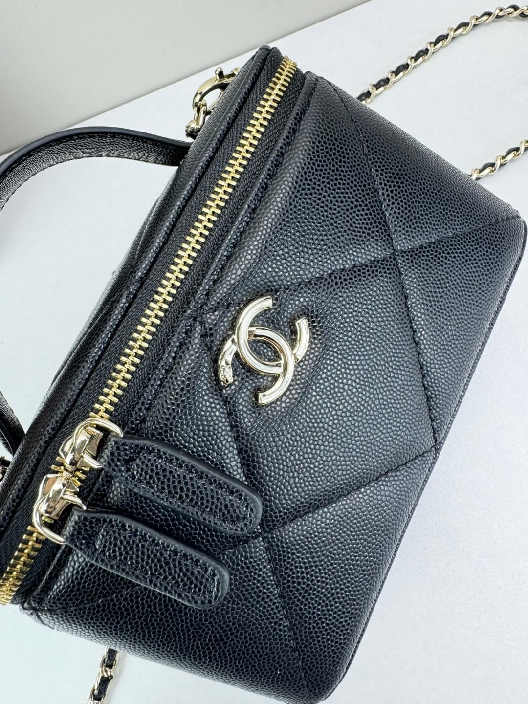 C822 🌸 Chanel Coco Box Bag — image 4