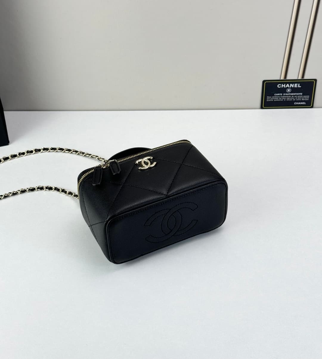 C822 🌸 Chanel Coco Box Bag — image 7