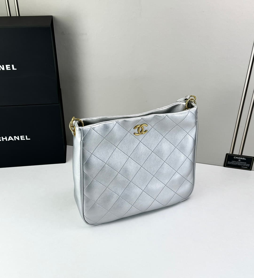 C800 🌸 Chanel 23A shoulder strap hippie bag 200 — image 3