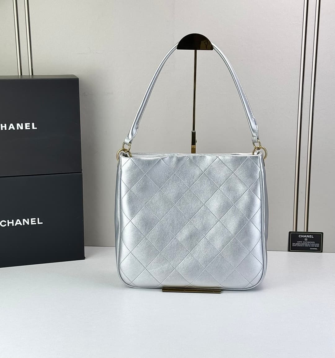C800 🌸 Chanel 23A shoulder strap hippie bag 200 — image 2