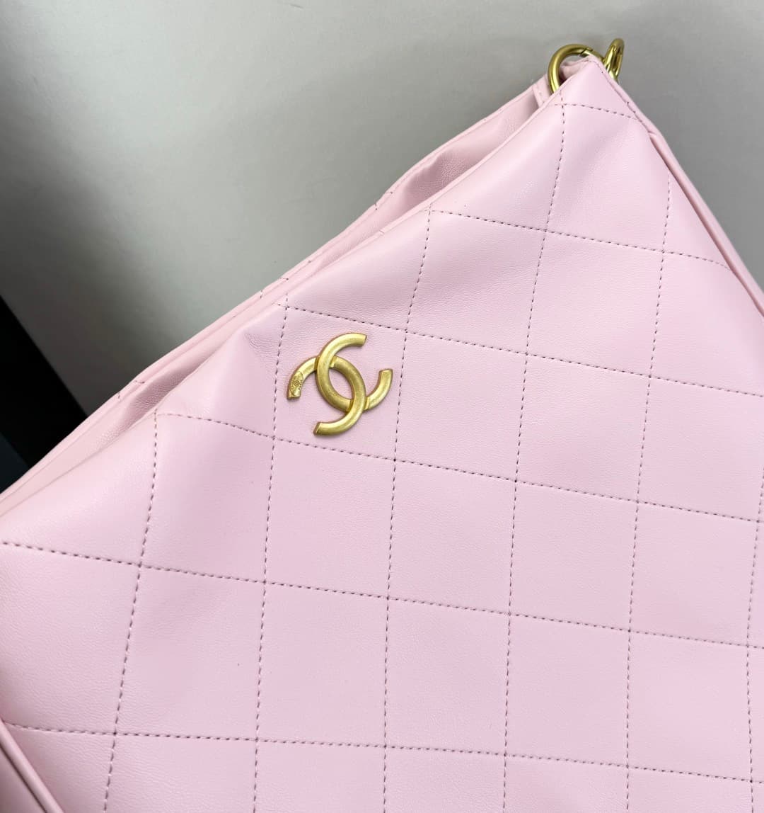 C799 🌸 Chanel 23A shoulder strap hippie bag 200 — image 4