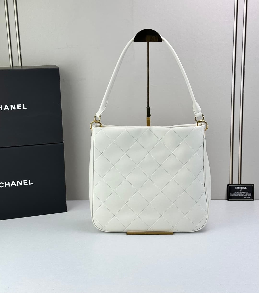 C798 🌸 Chanel 23A shoulder strap hippie bag 200 — image 2