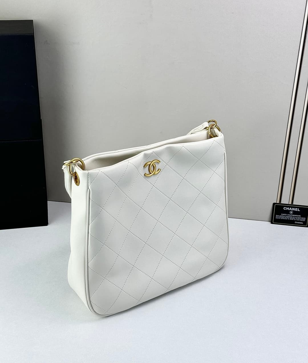 C798 🌸 Chanel 23A shoulder strap hippie bag 200 — image 3