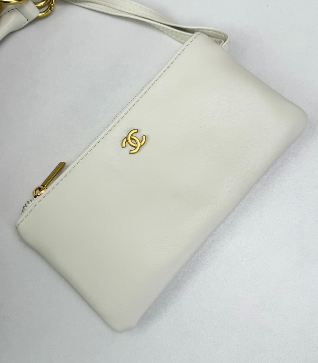 C798 🌸 Chanel 23A shoulder strap hippie bag 200 — image 7