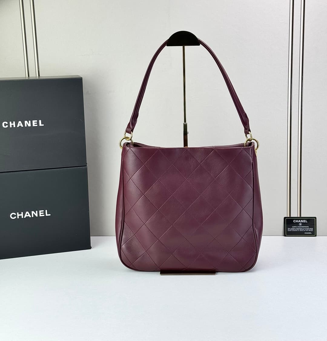 C797 🌸 Chanel 23A shoulder strap hippie bag 200 — image 2