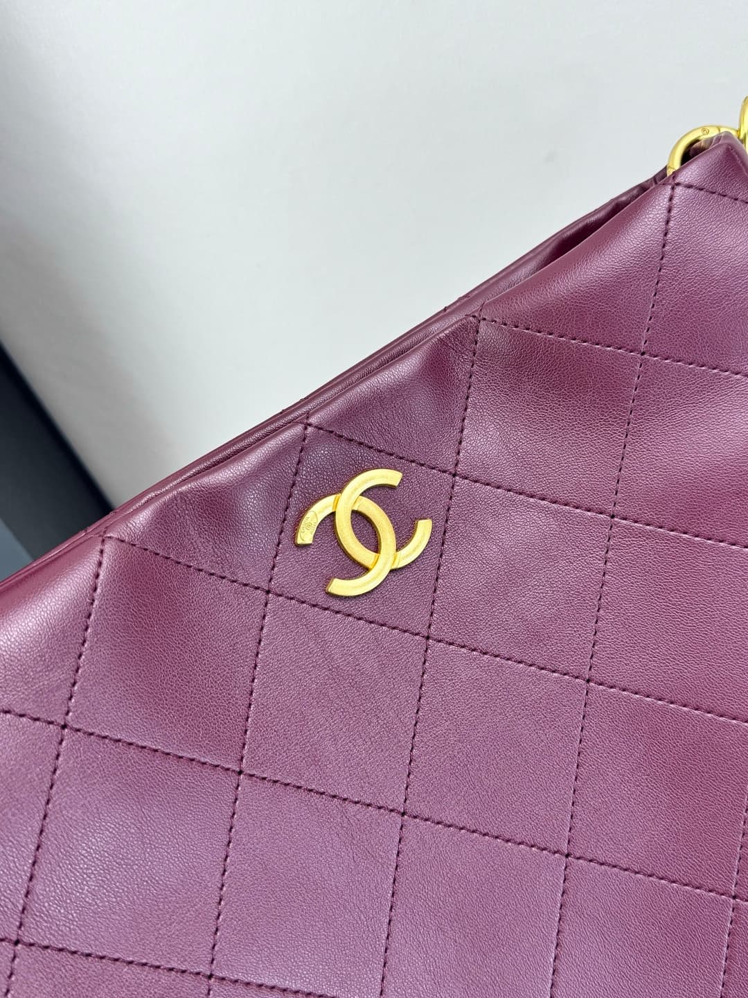 C797 🌸 Chanel 23A shoulder strap hippie bag 200 — image 4