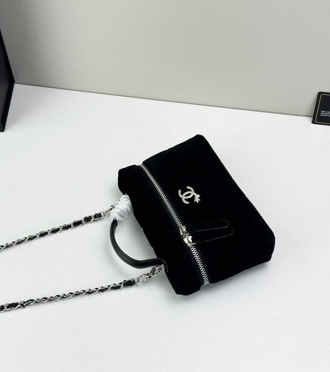 C805 🌸CHANEL Handbag Makeup Bag — image 8