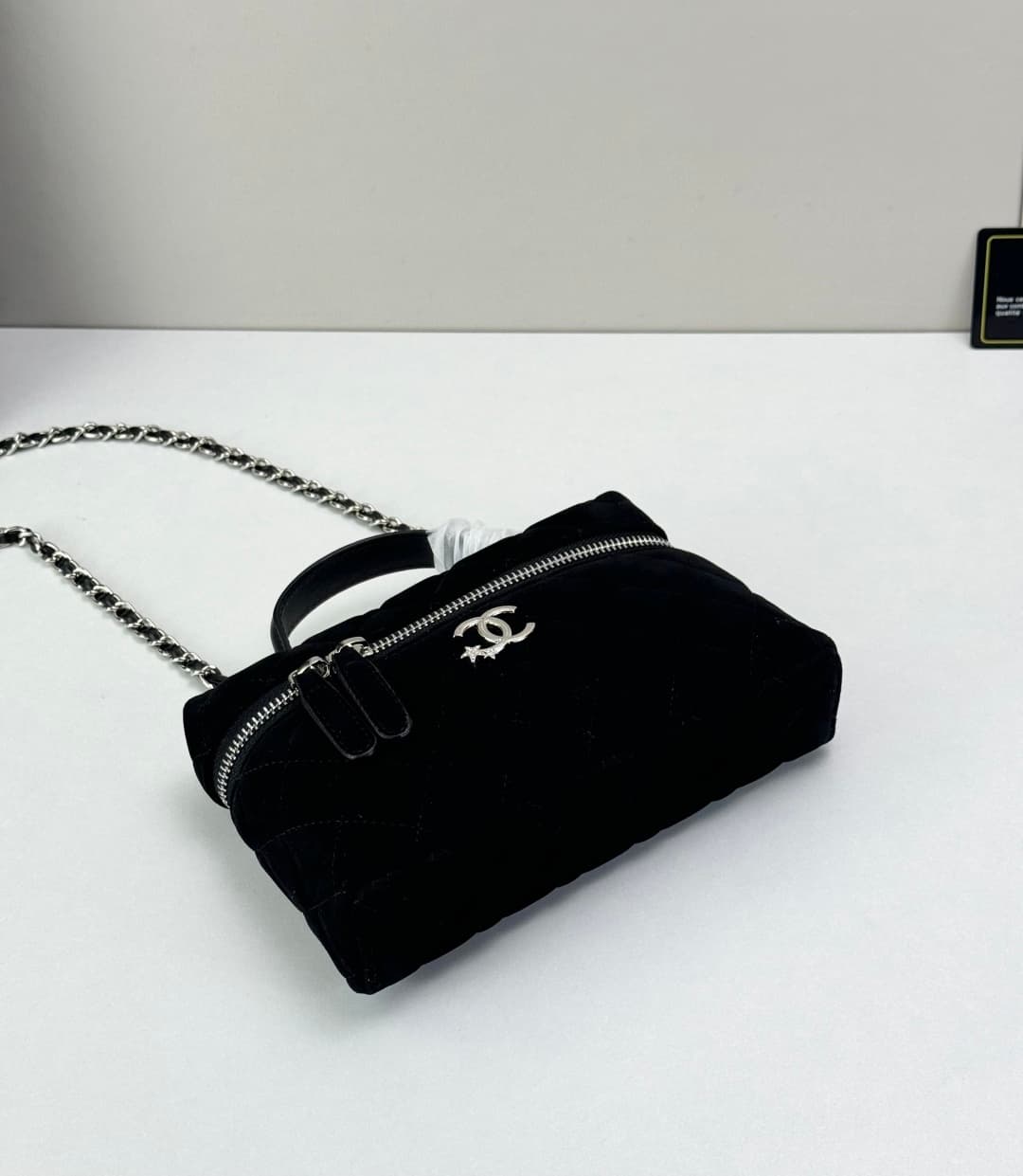 C805 🌸CHANEL Handbag Makeup Bag — image 7