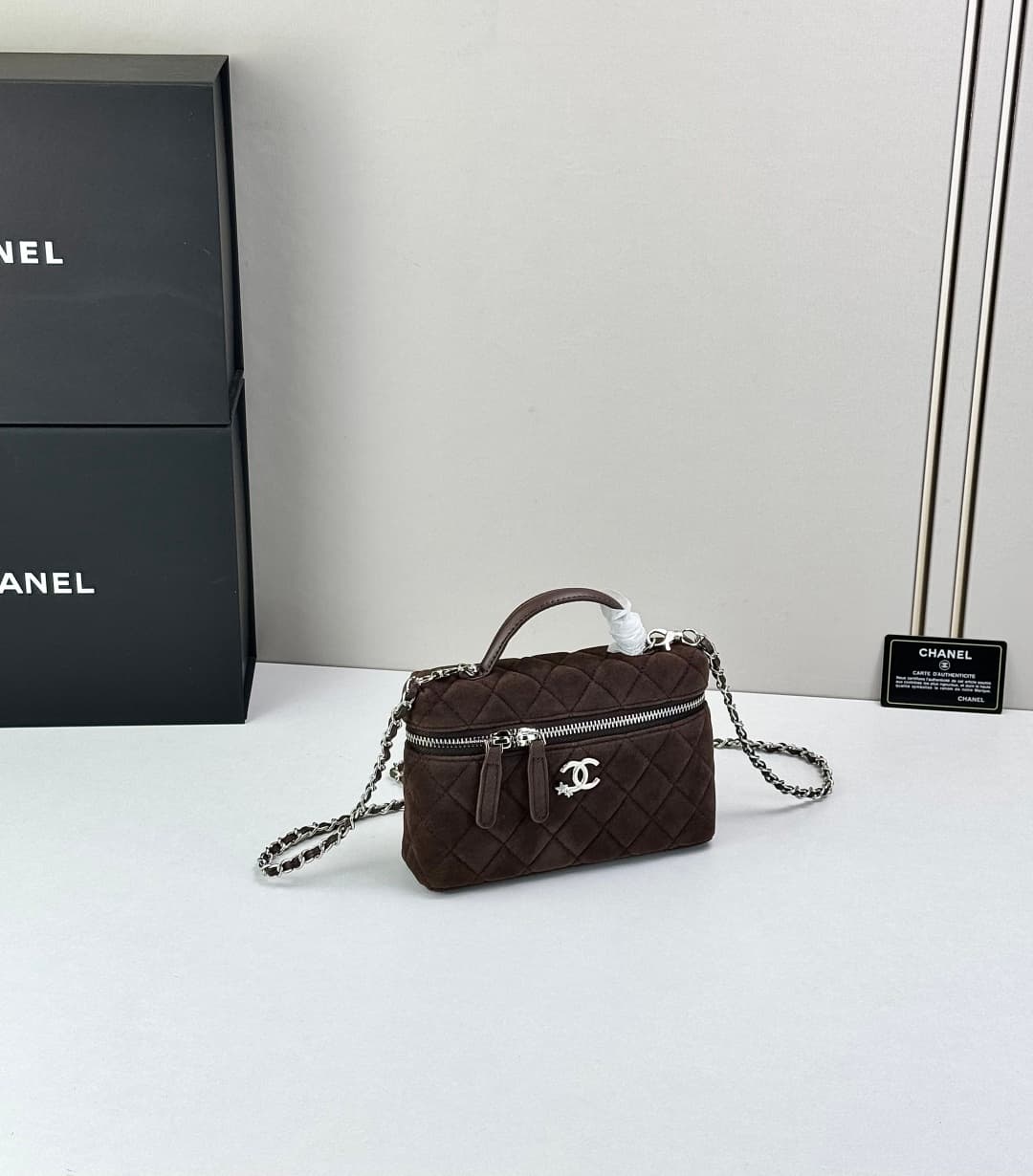 C804 🌸CHANEL Handbag Makeup Bag — image 3