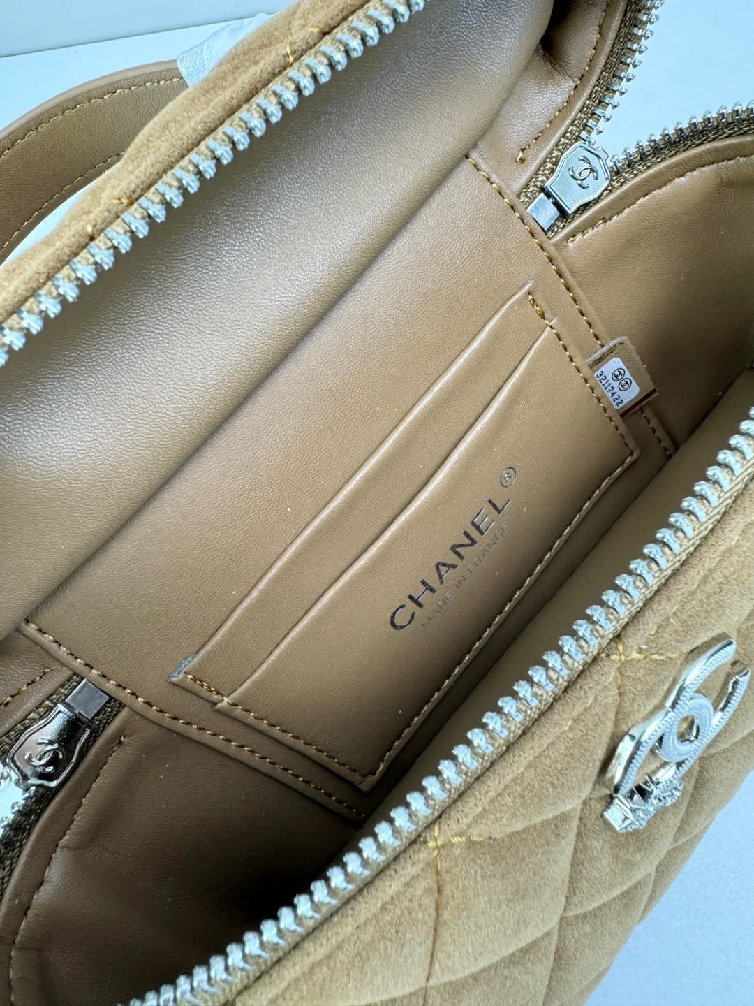 C803 🌸 CHANEL Handbag Makeup Bag — image 5