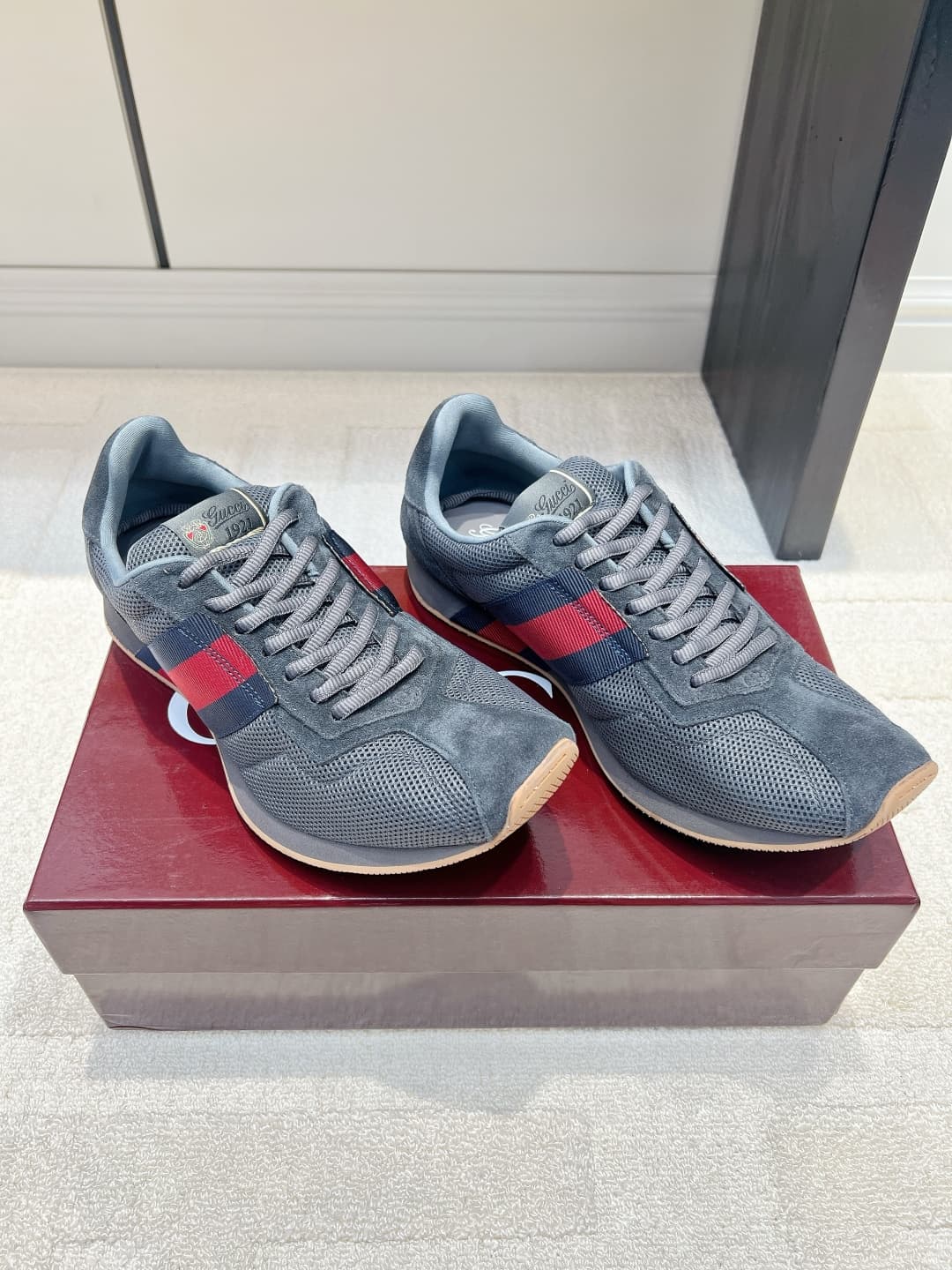 D6922 Gucci Vintage/Retro Dark Gray Doutson Shoes 26ss — image 3