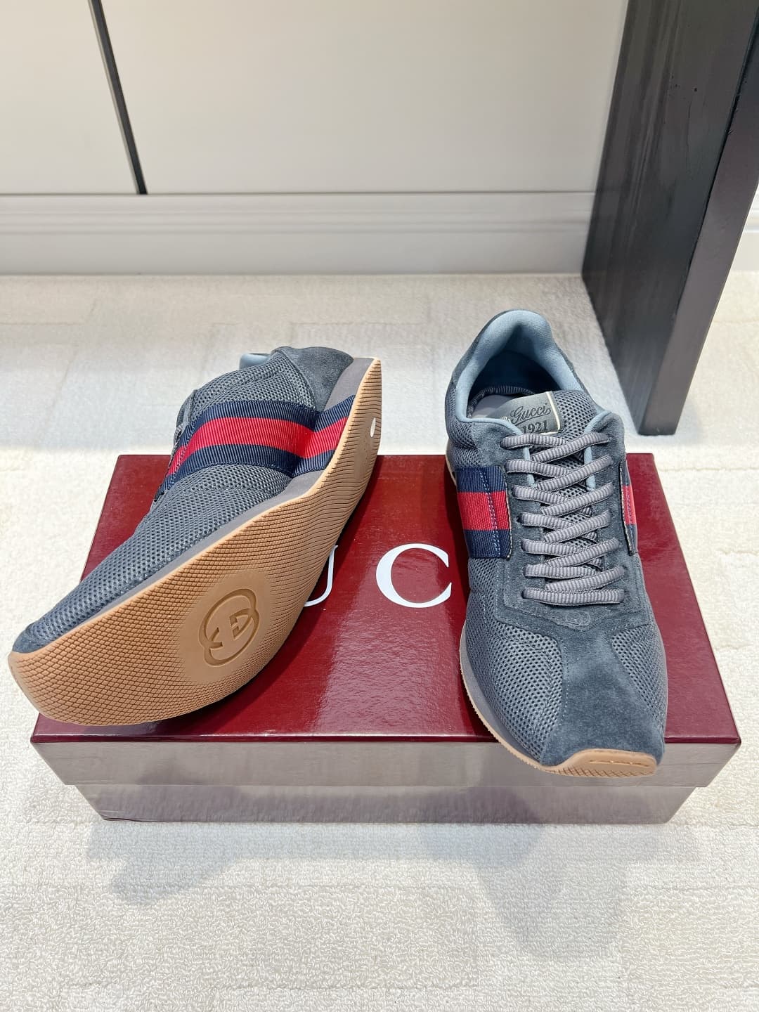D6922 Gucci Vintage/Retro Dark Gray Doutson Shoes 26ss — image 2