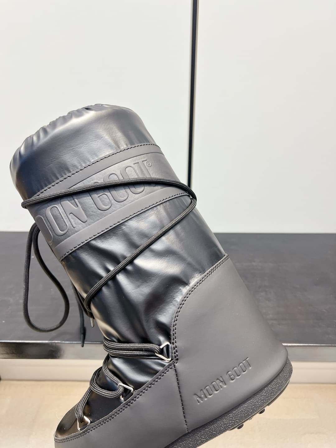 D8771 Moon Boot – Glossy Black Snow Boots 26ss — image 7